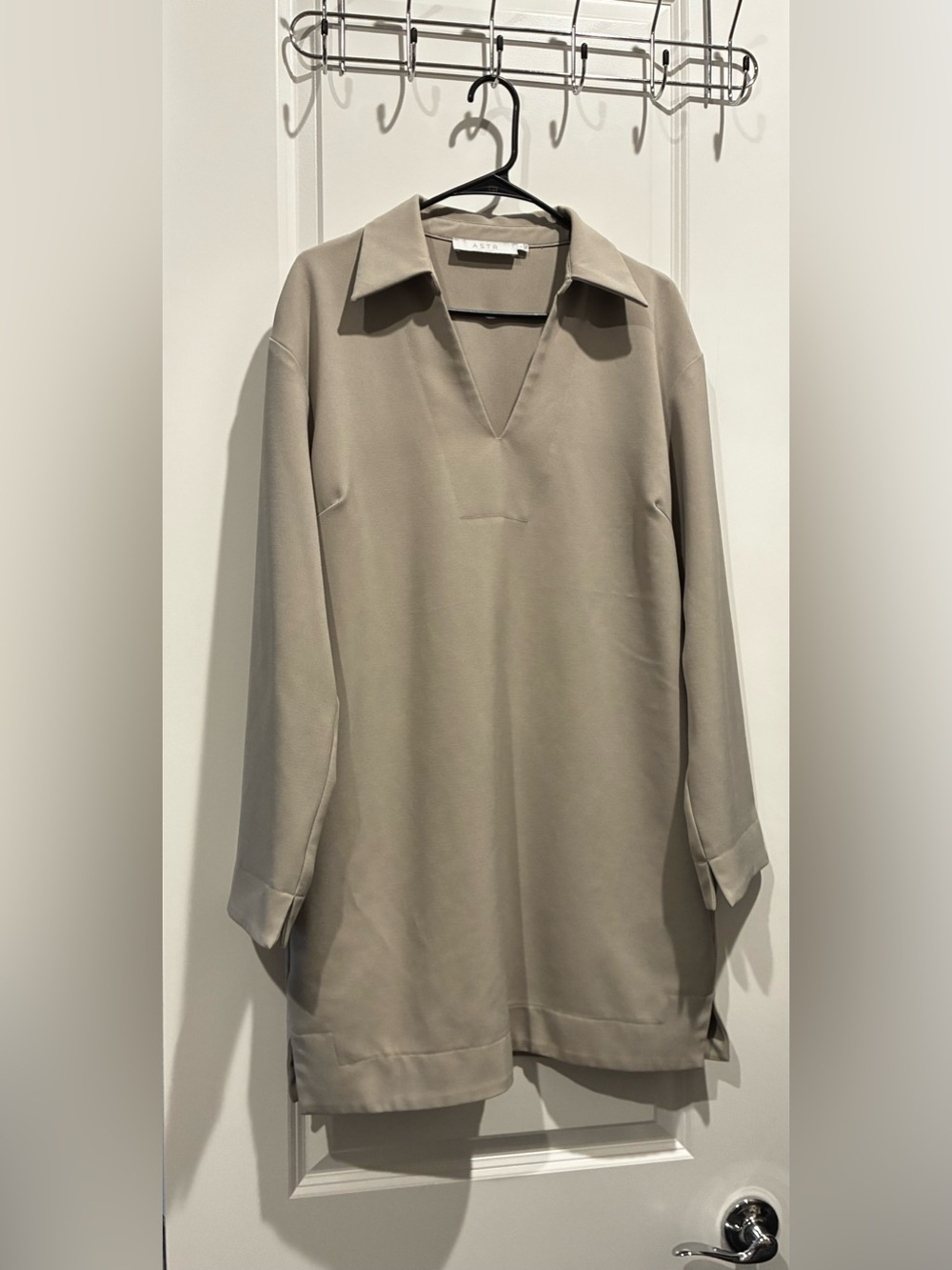 ASTR Long Bell Sleeve Collared Tunic Taupe Large